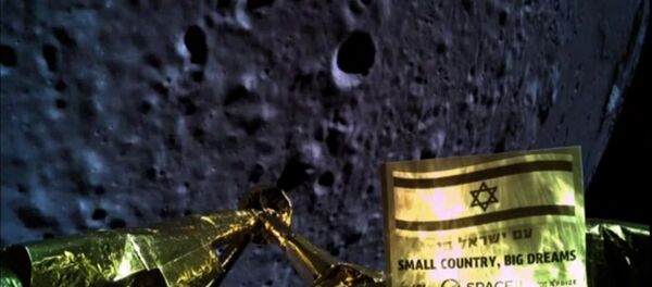 Imagem captada pela sonda israelense Beresheet antes de se chocar contra a superfície lunar, 11 de abril de 2019 - Sputnik Brasil