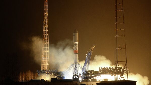 Foguete espacial Soyuz-2.1b com o novo satélite 'Glonass-K' no centro de Plesetsk - Sputnik Brasil