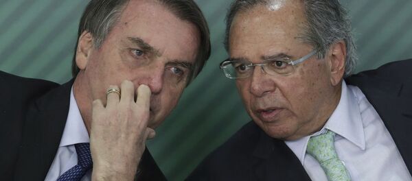 Jair Bolsonaro ao lado do ministro da Economia, Paulo Guedes - Sputnik Brasil