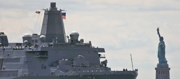 Navio USS Arlington da Marinha dos EUA - Sputnik Brasil