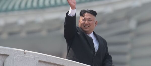 North Korean leader Kim Jong-un during a military parade marking the 105th birthday of Kim Il-Sung, the founder of North Korea, in Pyongyang - Sputnik Brasil