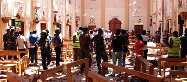 Interior da igreja de São Sebastião em Negombo, Sri Lanka, depois do atentado - Sputnik Brasil