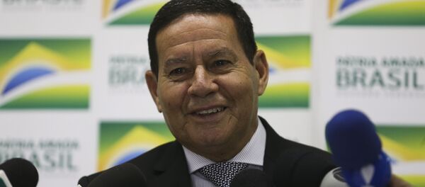 Vice-presidente do Brasil, Hamilton Mourão, fala com a imprensa, 7 de fevereiro de 2019 - Sputnik Brasil