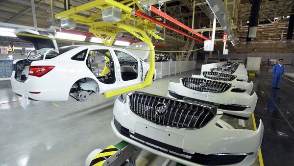 Produção de carros da empresa americana General Motors na província chinesa de Wuhan - Sputnik Brasil