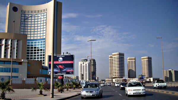 Torres de escritório e hotel ao longo de Shari 'al Corniche, Trípoli, Líbia. - Sputnik Brasil