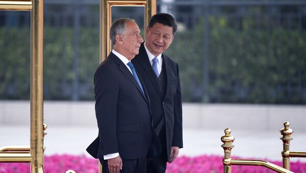 Presidente de Portugal, Marcelo Rebelo de Sousa, e líder da China, Xi Jinping, durante a visita do presidente português à China - Sputnik Brasil
