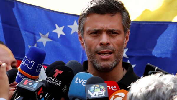 El líder opositor venezolano, Leopoldo López, en la Embajada de España - Sputnik Brasil