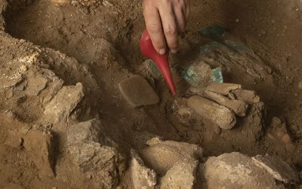 Arqueólogos poloneses descobrem tumba de metalúrgico de 1.200 anos no Peru Arqueólogos poloneses descobrem tumba de metalúrgico de 1.200 anos no Peru - Sputnik Brasil