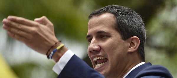Juan Guaidó, líder da oposição venezuelana e autoproclamado presidente interino, durante discurso em Caracas, Venezuela, em 19 de abril de 2019 - Sputnik Brasil