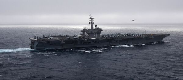 Porta-aviões USS Theodore Roosevelt atravessa oceano Pacífico, conduzindo operações rotineiras no Pacífico Leste (imagem de arquivo) - Sputnik Brasil