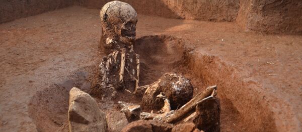 Cientistas encontram esqueletos dentro de vasos da morte em Laos - Sputnik Brasil