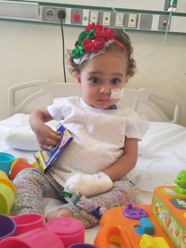 A saúde de Isabella está em perigo, porque, para garantir o sucesso do transplante de fígado, são necessários medicamentos muito caros que sua família não poderia pagar sem ajuda do governo venezuelano, que se vê impedido de pagar pelo tratamento devido ao congelamento dos bens nos Estados Unidos - Sputnik Brasil