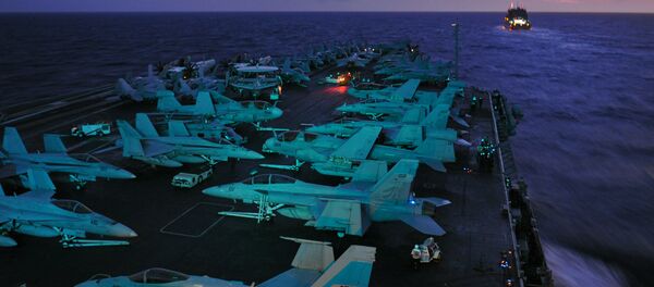Porta-aviões USS Abraham Lincoln (imagen referencial) - Sputnik Brasil