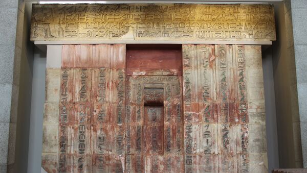 Porta falsa do faraó Ptahshepses da quinta dinastia, cerca de 2400 a.C. - Sputnik Brasil