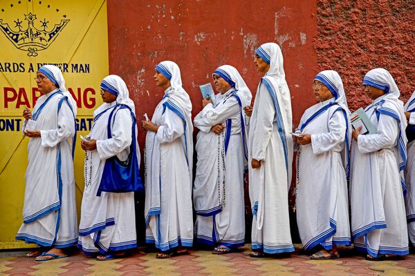 Freiras indianas na fila para eleição em Calcutá, Índia, 19 de maio de 2019 - Sputnik Brasil