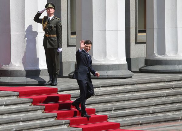 Presidente ucraniano Vladimir Zelensky, após a cerimônia de inauguração na Suprema Rada em Kiev, Ucrânia - Sputnik Brasil