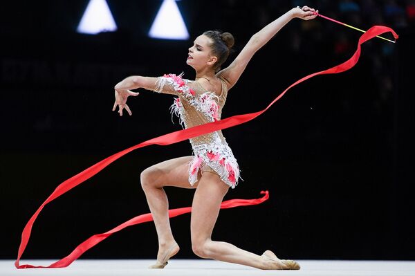 Atleta russa durante o Campeonato Europeu de Ginástica Rítmica em Baku, Azerbaijão - Sputnik Brasil