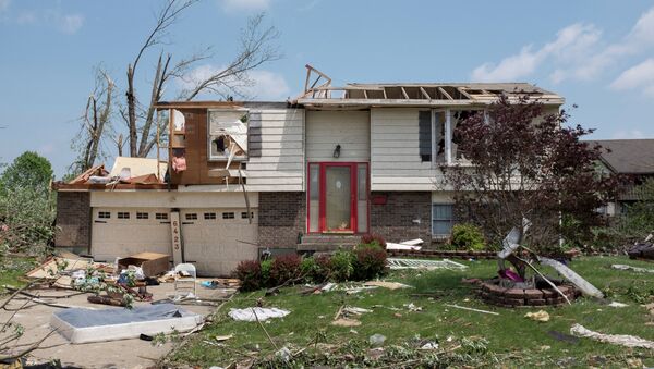 Destruição causada pela passagem de tornado em Trotwood, Ohio, em 28 de maio de 2019 - Sputnik Brasil