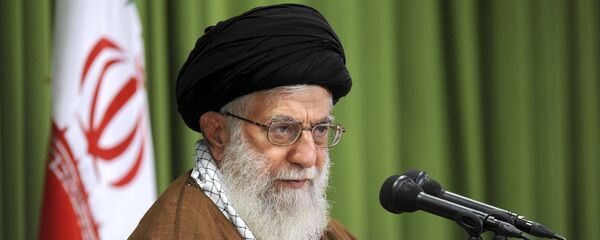 O líder supremo do Irã, Aiatolá Ali Khamenei fala em uma reunião em Teerã (arquivo) - Sputnik Brasil