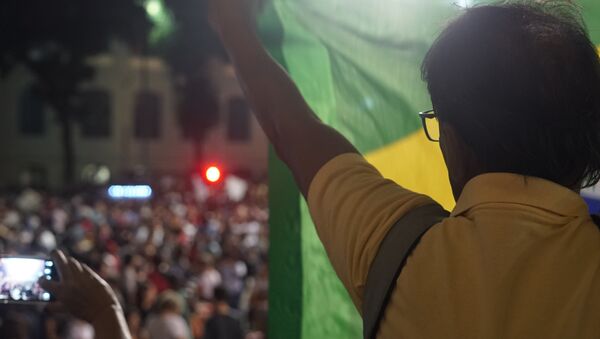 Após passeata pela avenida Rio Branco, os manifestantes se reuniram na Cinelândia, centro do Rio, 30 de maio - Sputnik Brasil