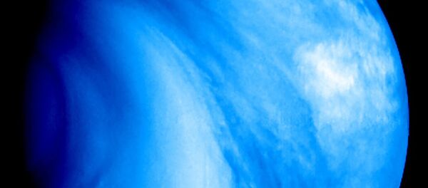 Vênus – o segundo planeta do Sistema Solar – é coberto por uma camada opaca de nuvens de ácido sulfúrico altamente reflexivas, impedindo que a sua superfície seja vista do espaço - Sputnik Brasil