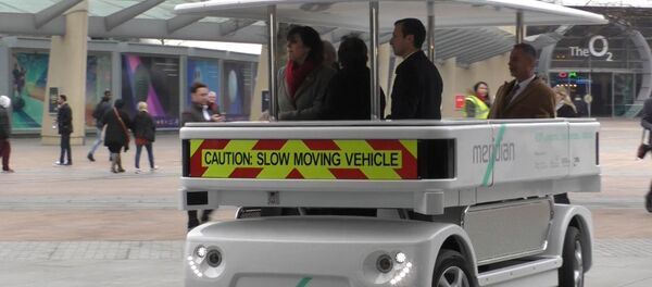 Ônibus sem motorista posto a circular em Londres - Sputnik Brasil