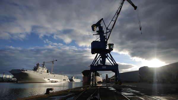 Sevastopol e Vladivostok, os dois navios da classe Mistral encomendados pela Rússia - Sputnik Brasil
