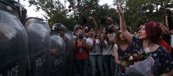 Manifestações em Erevan - Sputnik Brasil