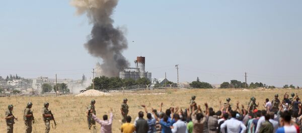 Explosão em Kobani, na Síria. - Sputnik Brasil