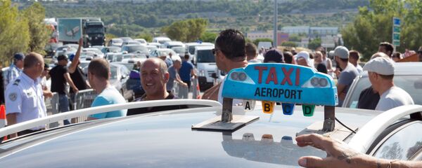 Greve de táxis na França - Sputnik Brasil