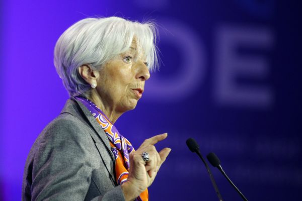 Banco Central Europeu prevê crise como a de 2008 se Europa não agir com urgência contra coronavírus - Sputnik Brasil