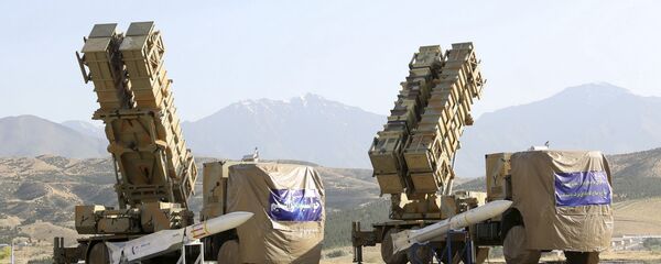Lançadores do novo sistema iraniano de defesa antiaérea Khordad-15 - Sputnik Brasil