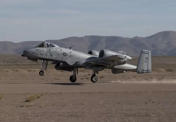 Avião de combate A-10 Thunderbolt dos EUA perde munição durante treinamento na Coreia do Sul Avião de combate A-10 Thunderbolt dos EUA perde munição durante treinamento na Coreia do Sul - Sputnik Brasil