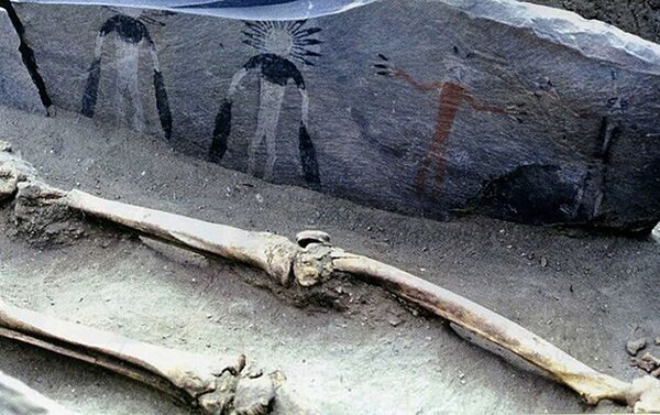 Arte rupestre utilizada em ritual funerário do povo siberiano - Sputnik Brasil