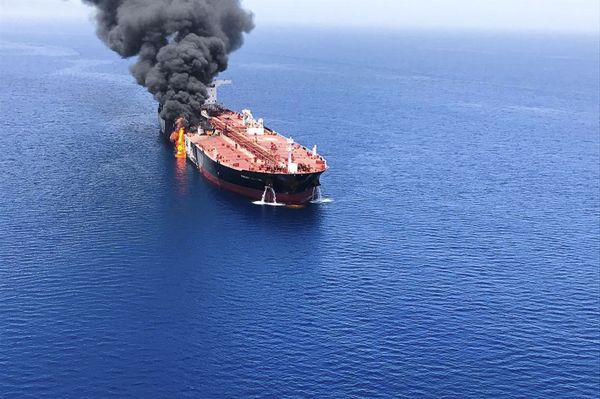Destróier japonês é enviado em missão naval ao Oriente Médio, reporta mídia (FOTOS, VÍDEO) - Sputnik Brasil