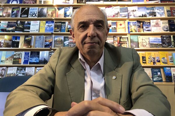 Na primeira pessoa: piloto argentino revive últimas horas de combate nas Malvinas - Sputnik Brasil