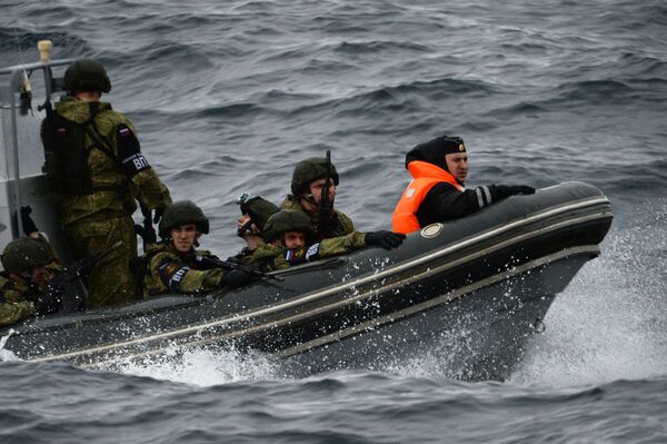 Moscou protesta devido à entrada de destróier norte-americano em águas russas Moscou protesta devido à entrada de destróier norte-americano em águas russas - Sputnik Brasil