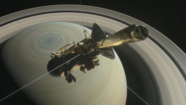 Sonda Cassini acima do planeta Saturno (foto de arquivo) - Sputnik Brasil