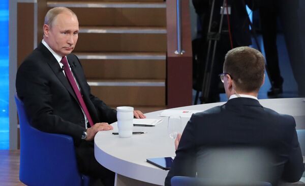 Putin diz que espera que EUA percebam que sanções contra Moscou 'são um grande erro' - Sputnik Brasil