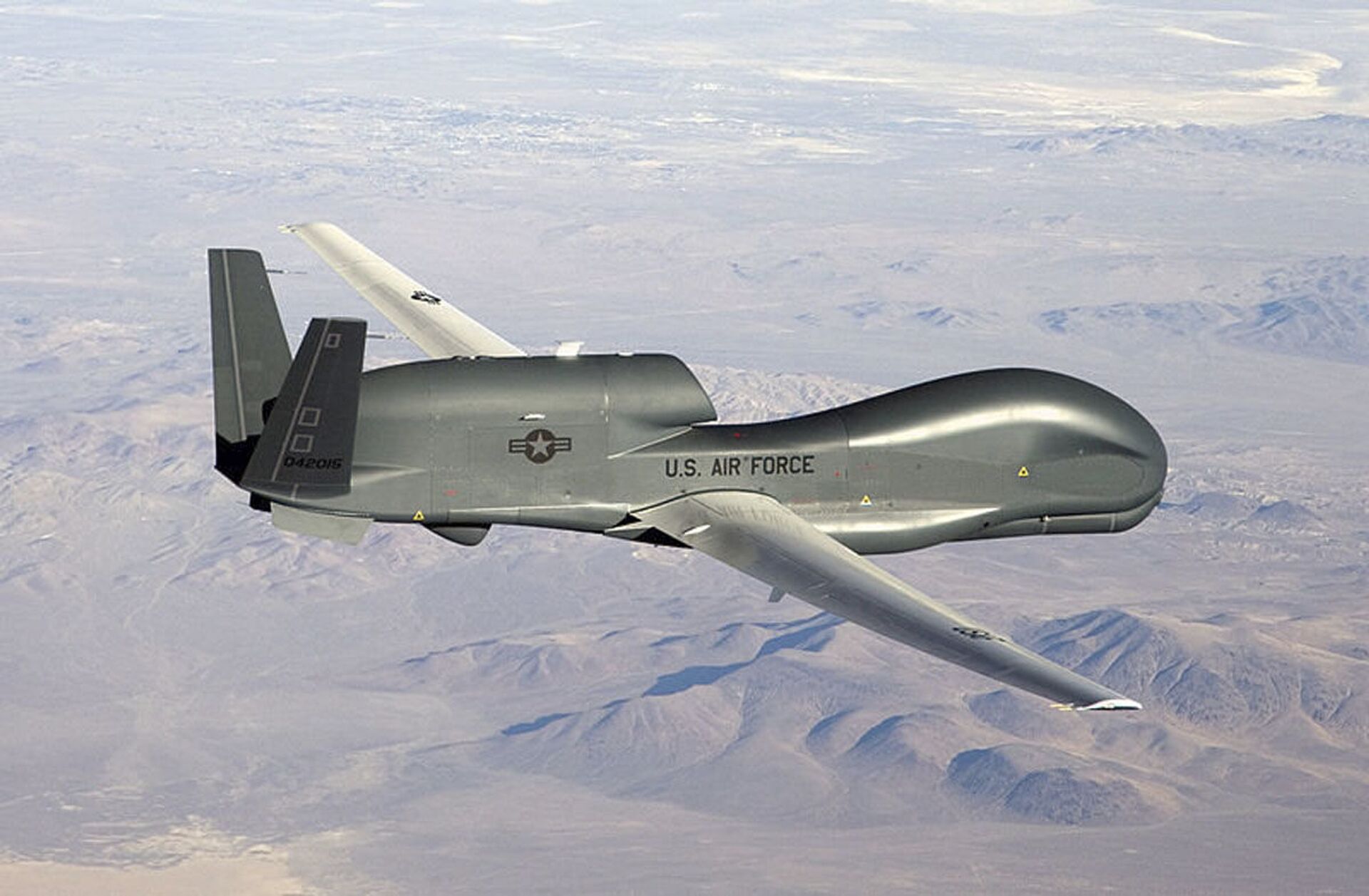 Drone Global Hawk dos EUA conduz voo de reconhecimento perto da fronteira russa - Sputnik Brasil, 1920, 09.02.2021