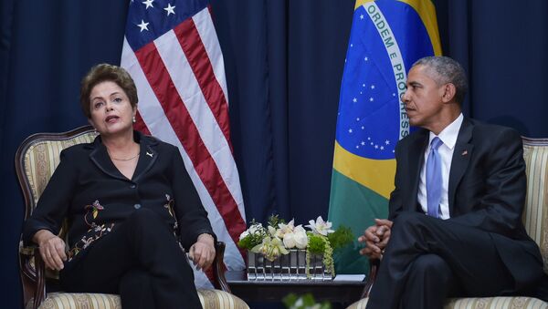 A presidenta do Brasil, Dilma Rousseff, e o presidente dos EUA, Barack Obama, em encontro reservado durante a Cúpula das Américas, em 11 de abril, no Panamá - Sputnik Brasil