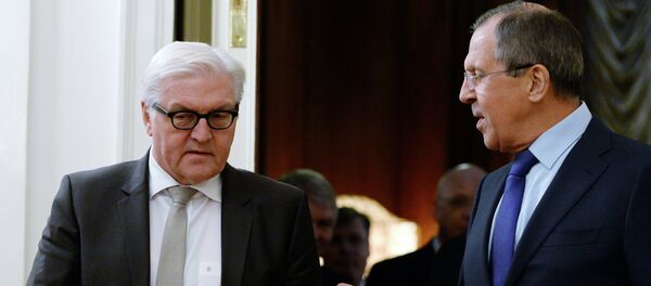 Ministros das Relações Exteriores da Alemanha e Rússia, Frank-Walter Steinmeier e Sergei Lavrov Ministros das Relações Exteriores da Alemanha e Rússia, Frank-Walter Steinmeier e Sergei Lavrov - Sputnik Brasil