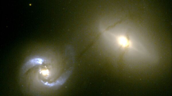 Colisão entre as galáxias NGC 1410 e NGC 1409  - Sputnik Brasil