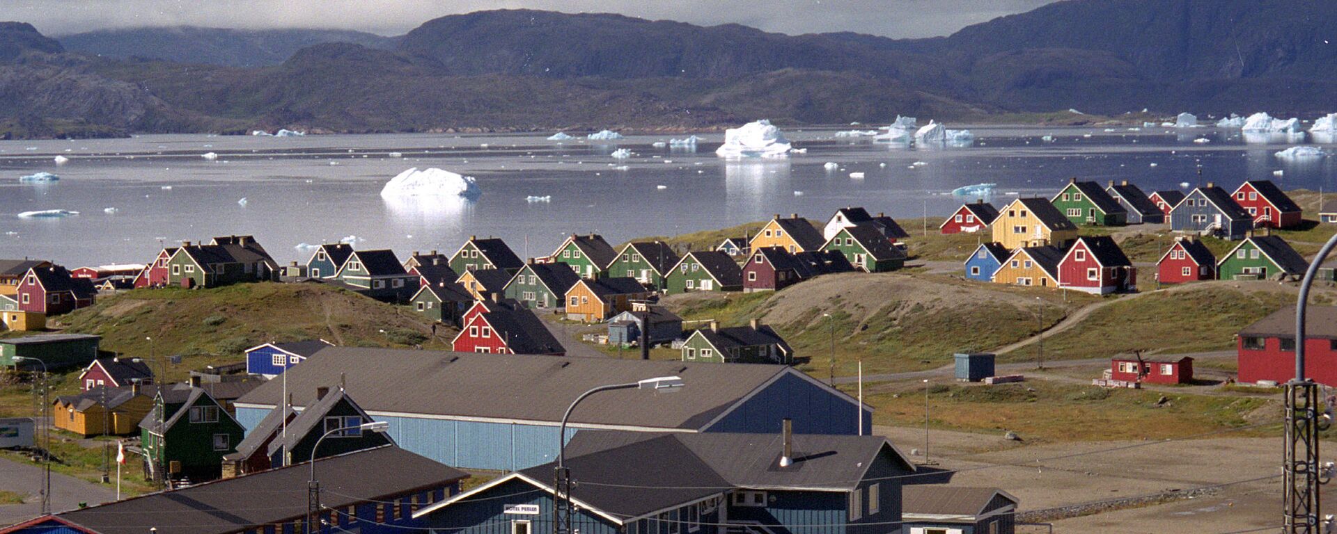 Icebergs gigantes em fiorde em Narsaq, sul da Groenlândia - Sputnik Brasil, 1920, 04.01.2025