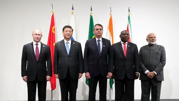 Todos os cinco presidentes do BRICS se encontram às vésperas da cúpula do G20, Osaka, Japão - Sputnik Brasil
