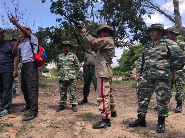 Como povo venezuelano se prepara para possível intervenção militar (Fotos, Vídeos) - Sputnik Brasil