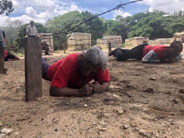 Como povo venezuelano se prepara para possível intervenção militar (Fotos, Vídeos) - Sputnik Brasil