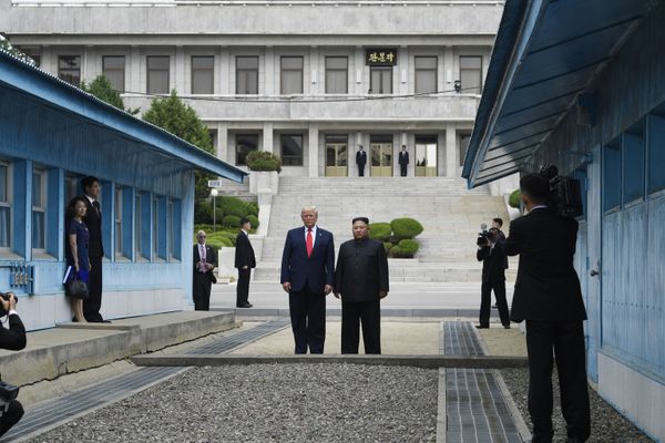 Cúpula inesperada de Trump e Kim: passo ao avanço ou mero show político? - Sputnik Brasil