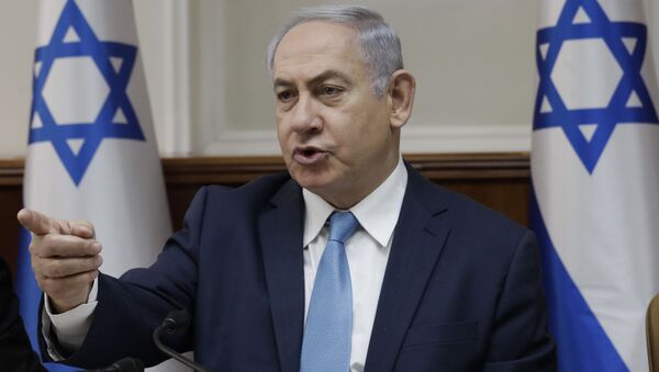 Primeiro-ministro israelense, Benjamin Netanyahu, fala durante reunião de gabinete em Jerusalém, 3 de janeiro de 2018 - Sputnik Brasil