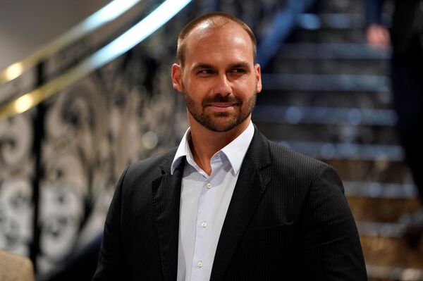 Indicação de Eduardo Bolsonaro para embaixador em Washington é formalizada pelos EUA - Sputnik Brasil